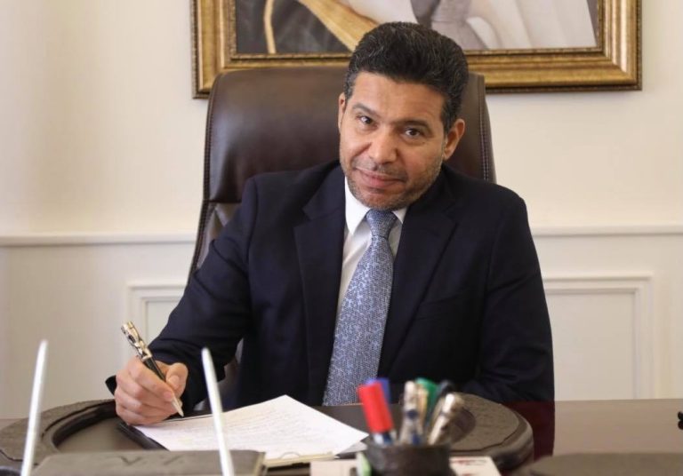 الضاري: نجدد دعوتنا للكشف عن القتلة المجرمين وضرورة حماية الصحفيين بقوانين تعزز حرية عملهم في العراق.