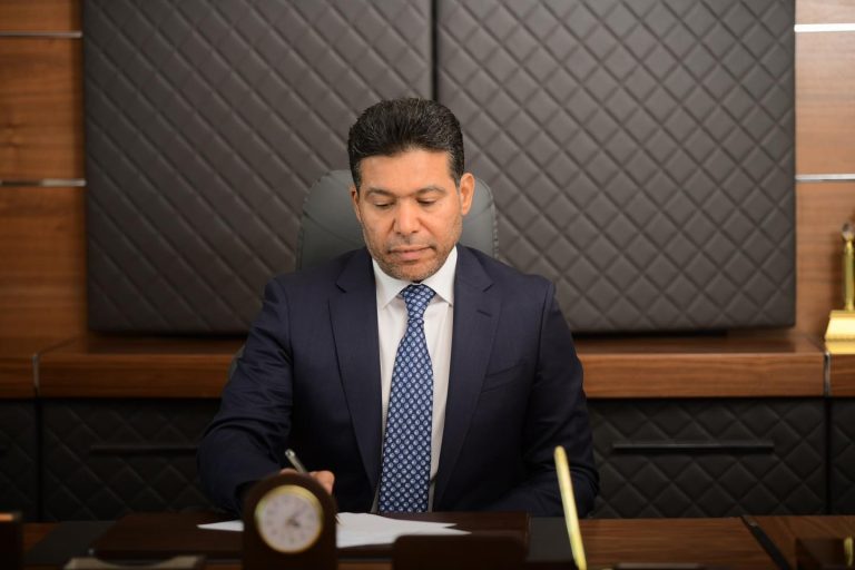 الشيخ جمال الضاري: تعاقد العراق مع الشركات العالمية الرصينة يجب أن يترافق مع قوانين وإجراءات شاملة منها تشغيل الأيدي العاملة العراقية