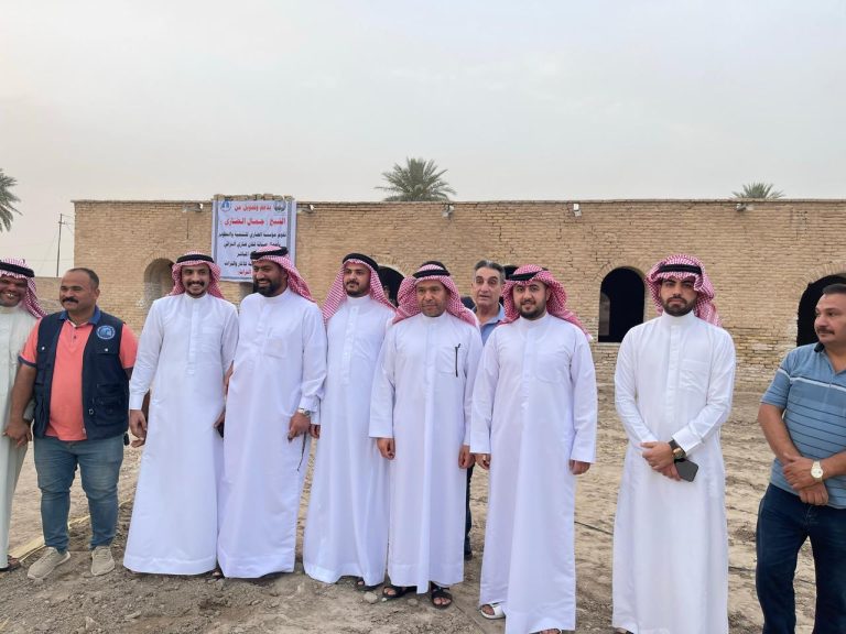 الشيخ جمال الضاري يطلع على سير العمل الذي تنفذه مؤسسة الضاري للتنمية والتطوير لترميم وتأهيل خان ضاري